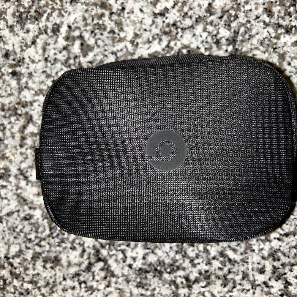 Beats SOLO 4 and case